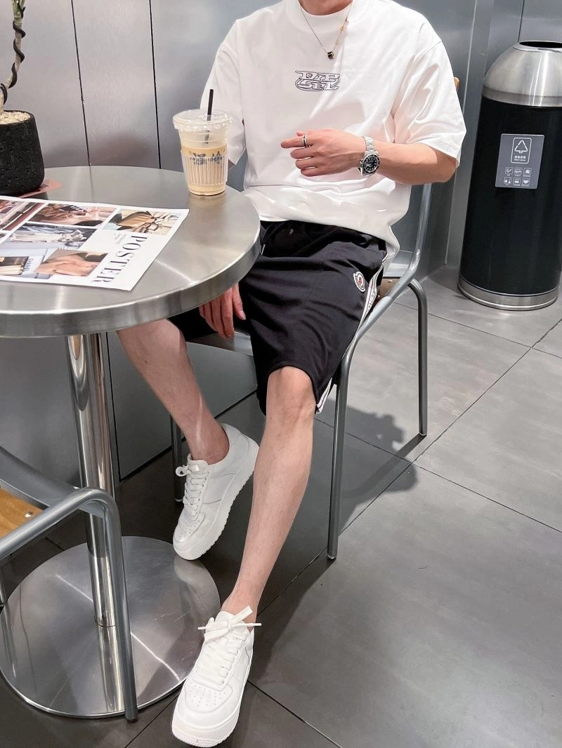 Elegant Moncler Short Pants 141522