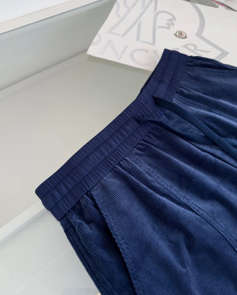 Moncler Short Pants Sophisticated 140141