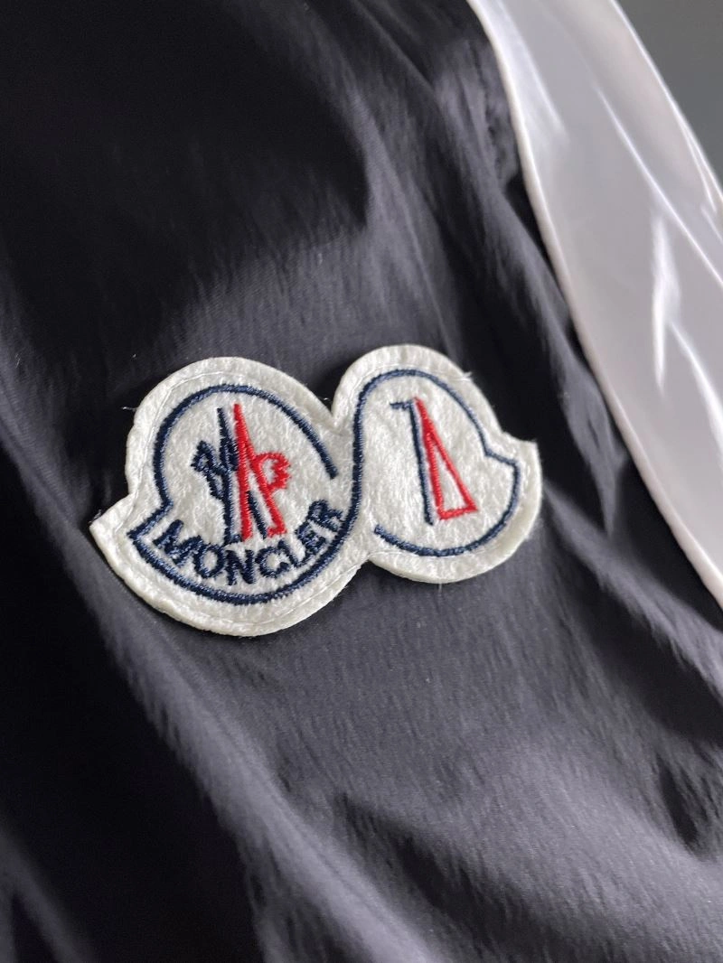Flexible Moncler Short Pants 140133