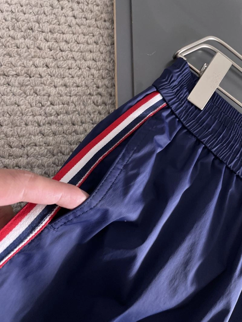 Moncler Short Pants Contemporary 140136