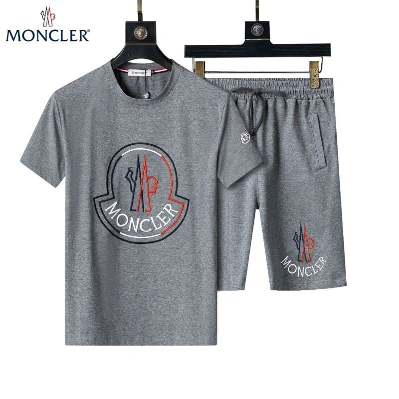 Trendsetting Moncler Short Suits 142746