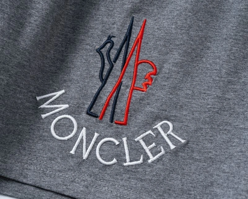Trendsetting Moncler Short Suits 142746