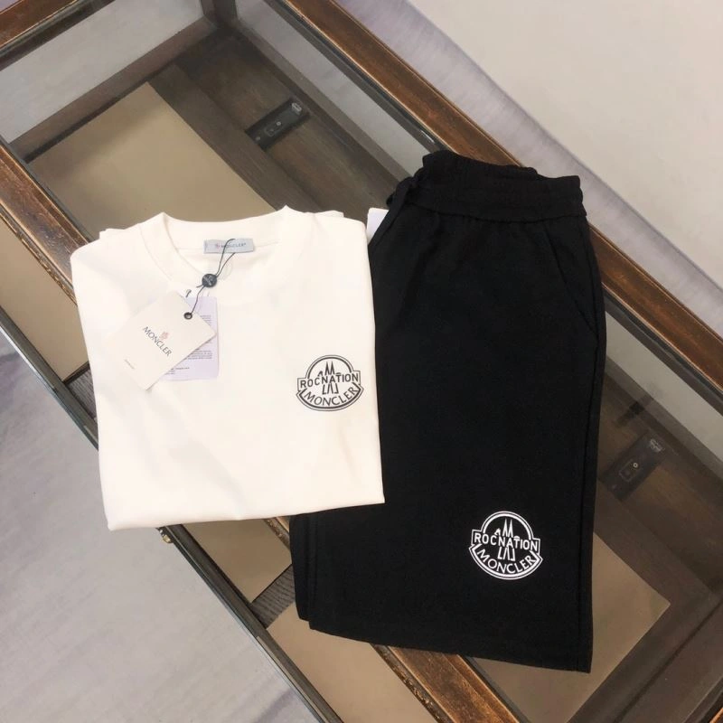 Durable Moncler Short Suits 143198