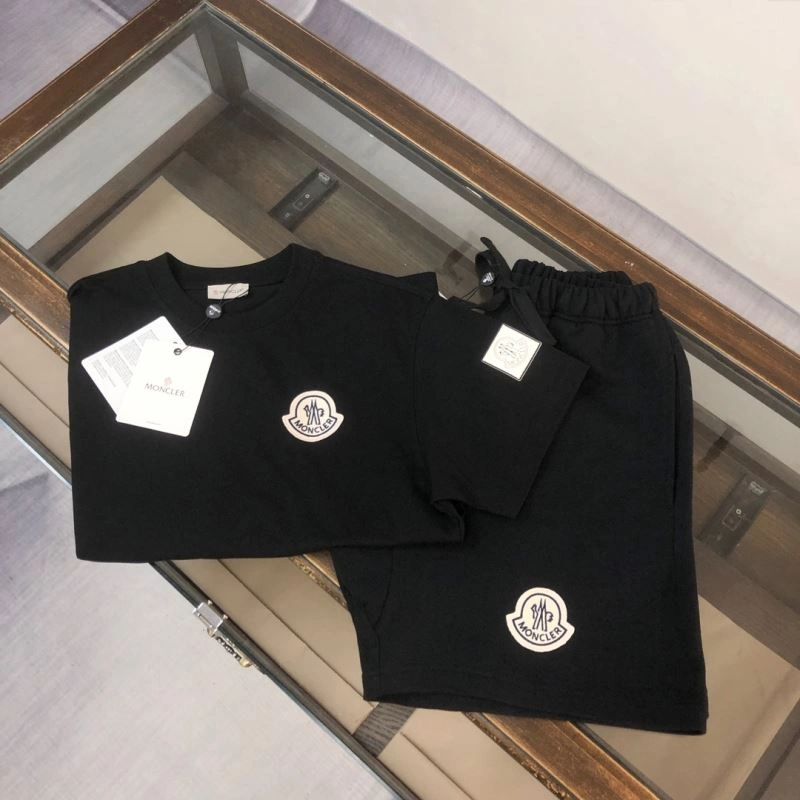 Moncler Short Suits GoodFit 143204