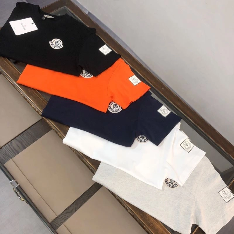 Moncler Short Suits GoodFit 143204
