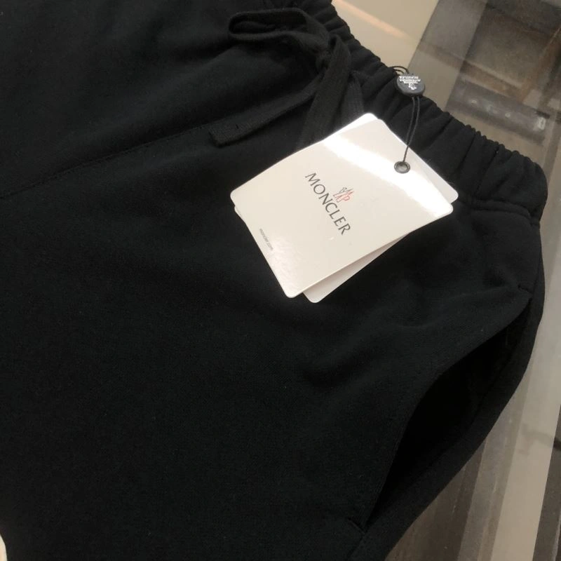 Moncler Short Suits GoodFit 143204