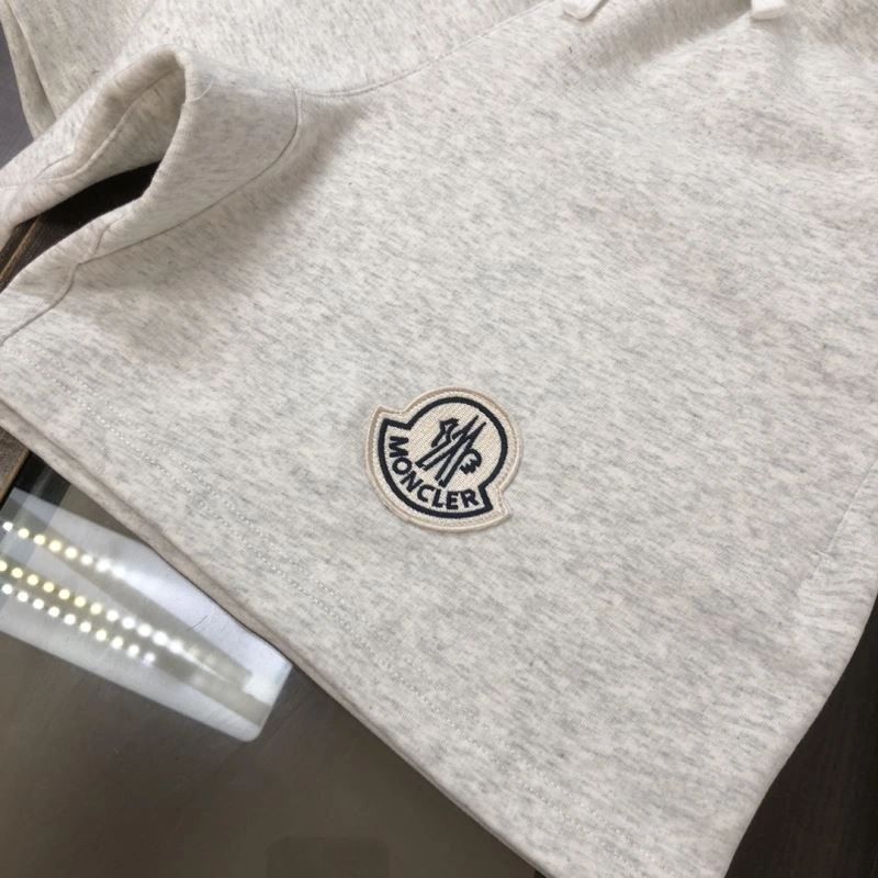 TechFriendly Moncler Short Suits 143193