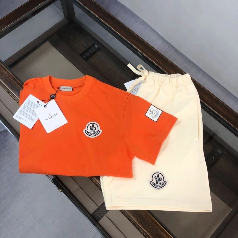 Moncler Short Suits Stretchable 143191