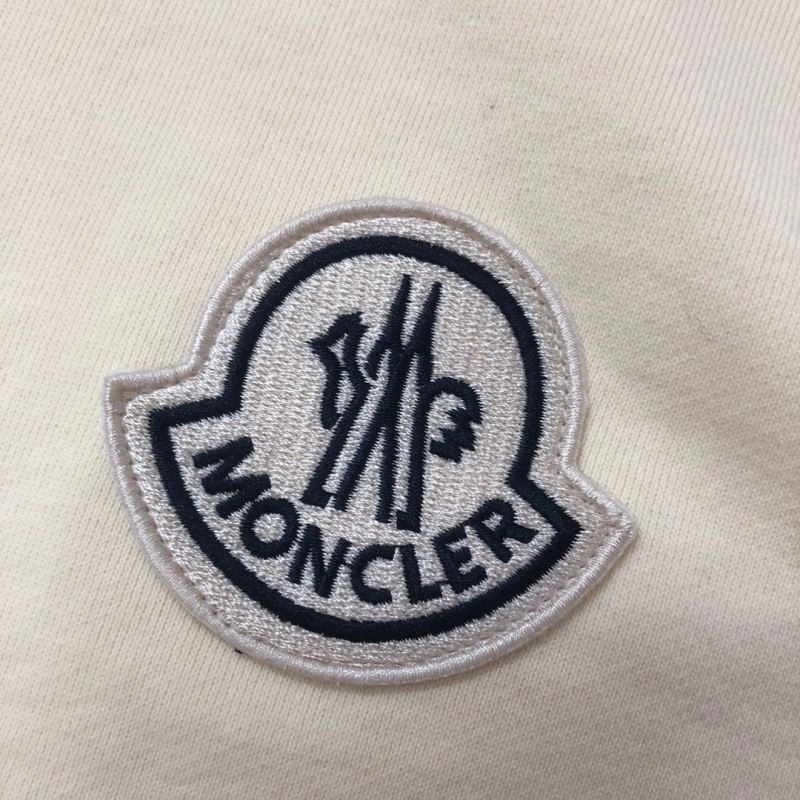 Moncler Short Suits Stretchable 143191