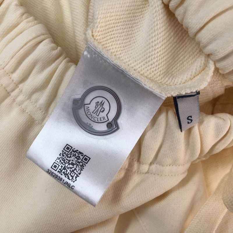 Moncler Short Suits Stretchable 143191