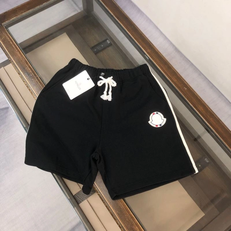 Moncler Short Suits EyeCatching 143189