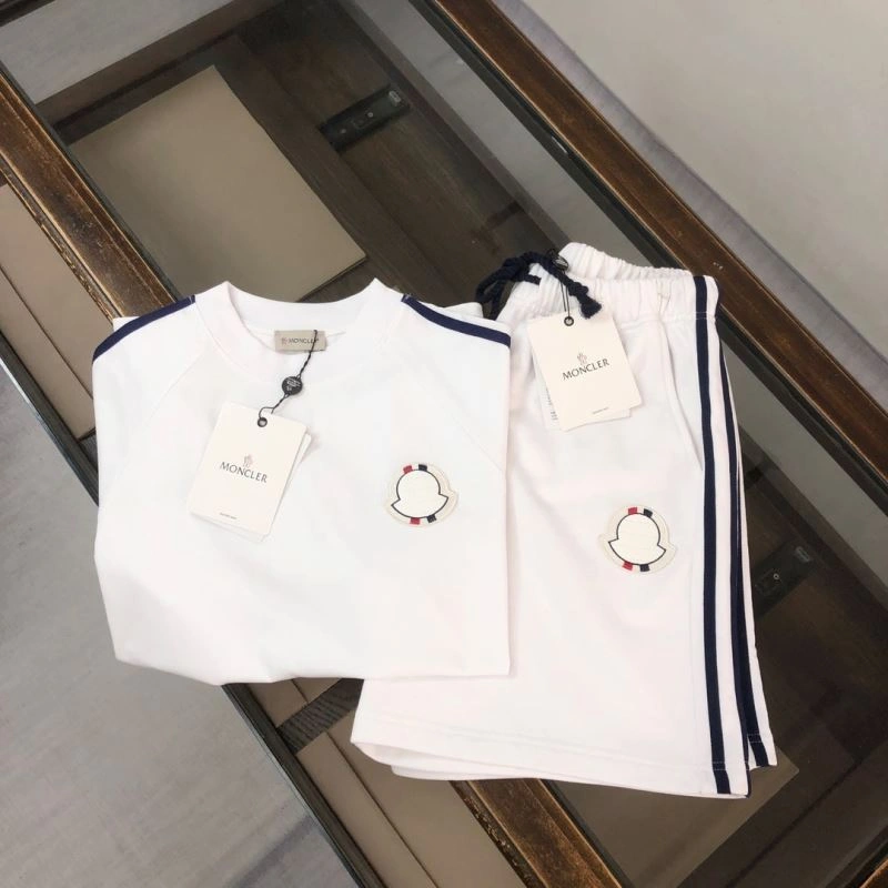 Moncler Short Suits Lightweight 143190