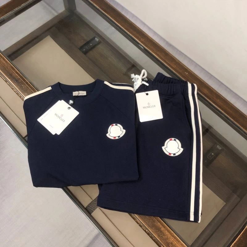 Moncler Short Suits Flexible 143188