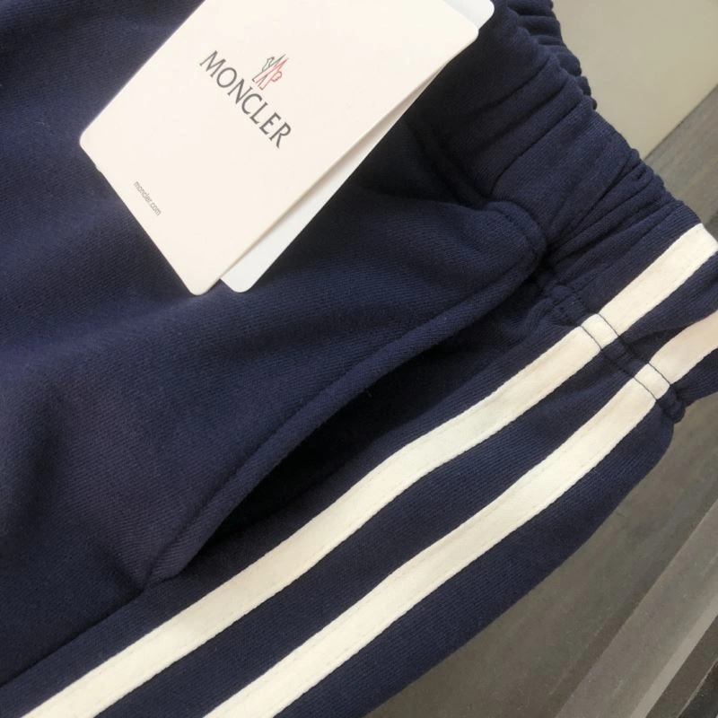 Moncler Short Suits Flexible 143188