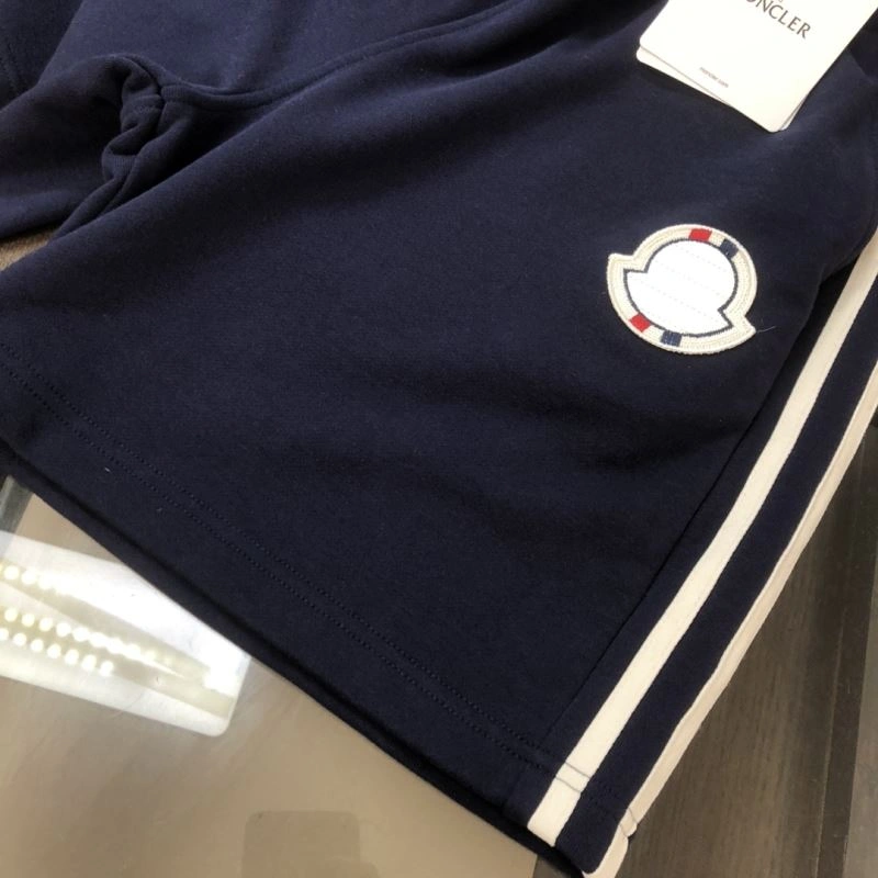 Moncler Short Suits Flexible 143188