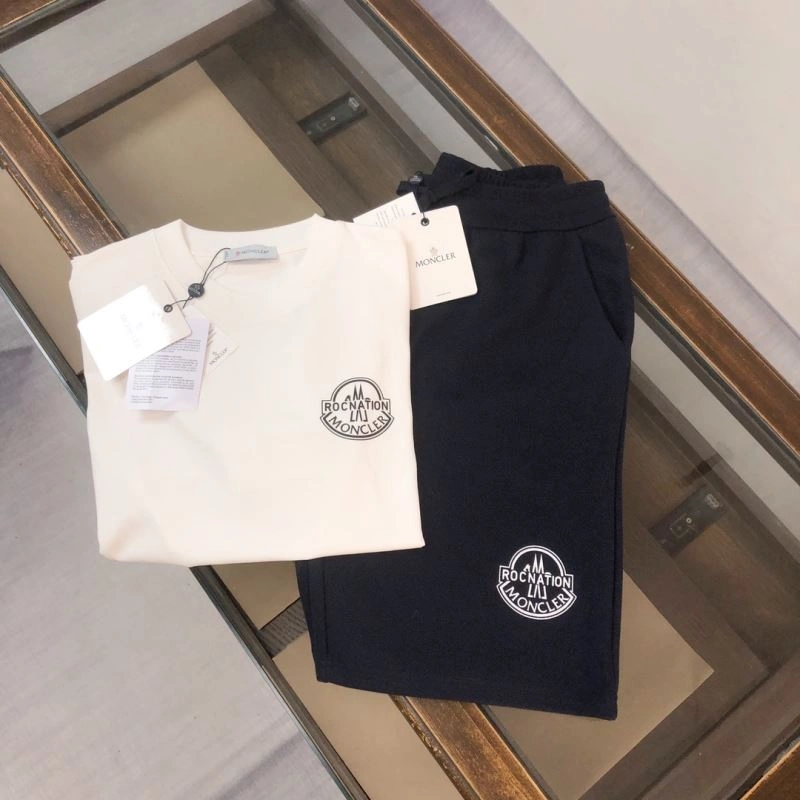 Sustainable Moncler Short Suits 143186