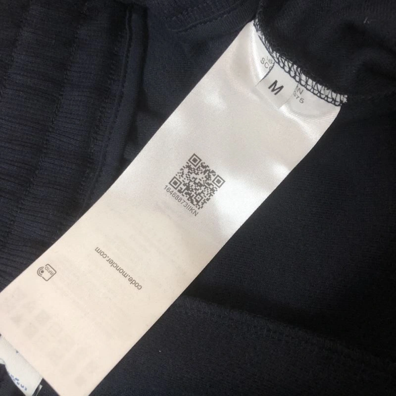 Sustainable Moncler Short Suits 143186