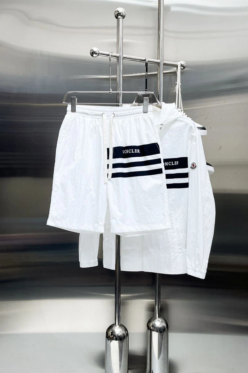 Moncler Short Suits FreshLook 142318