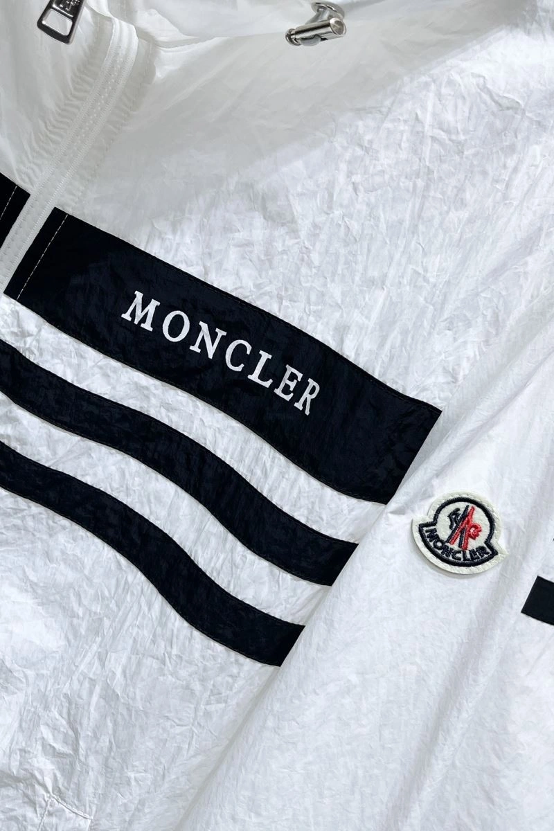 Moncler Short Suits FreshLook 142318