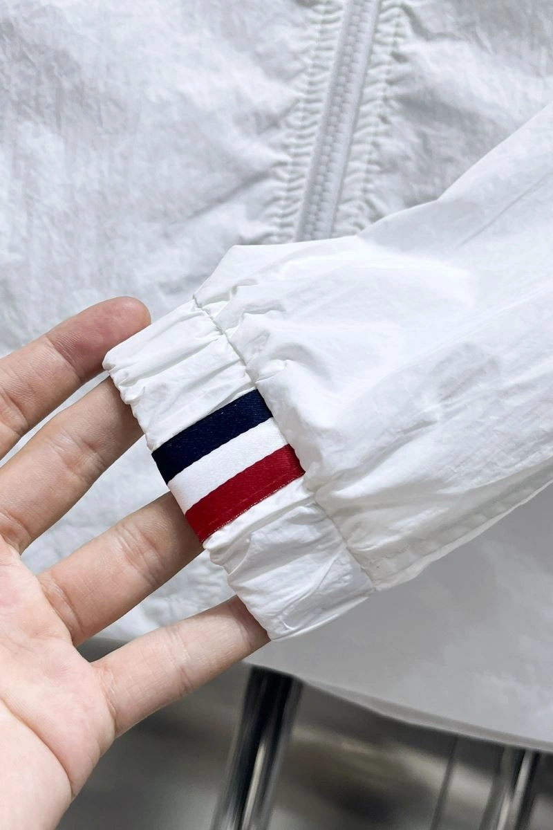 Flexible Moncler Short Suits 142322