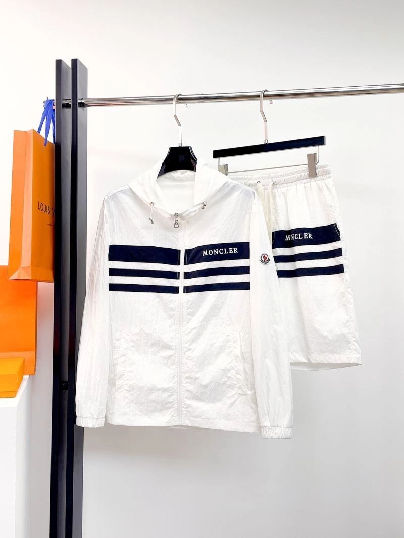Moncler Short Suits Reliable 141803
