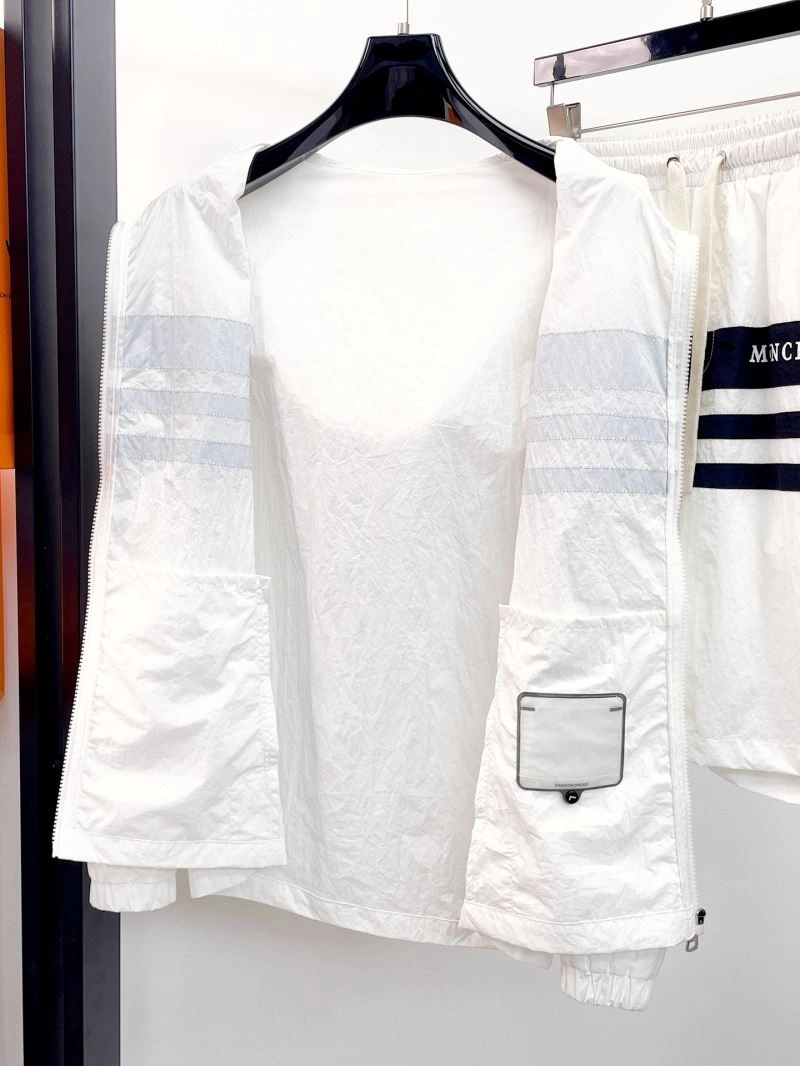 Moncler Short Suits Reliable 141803