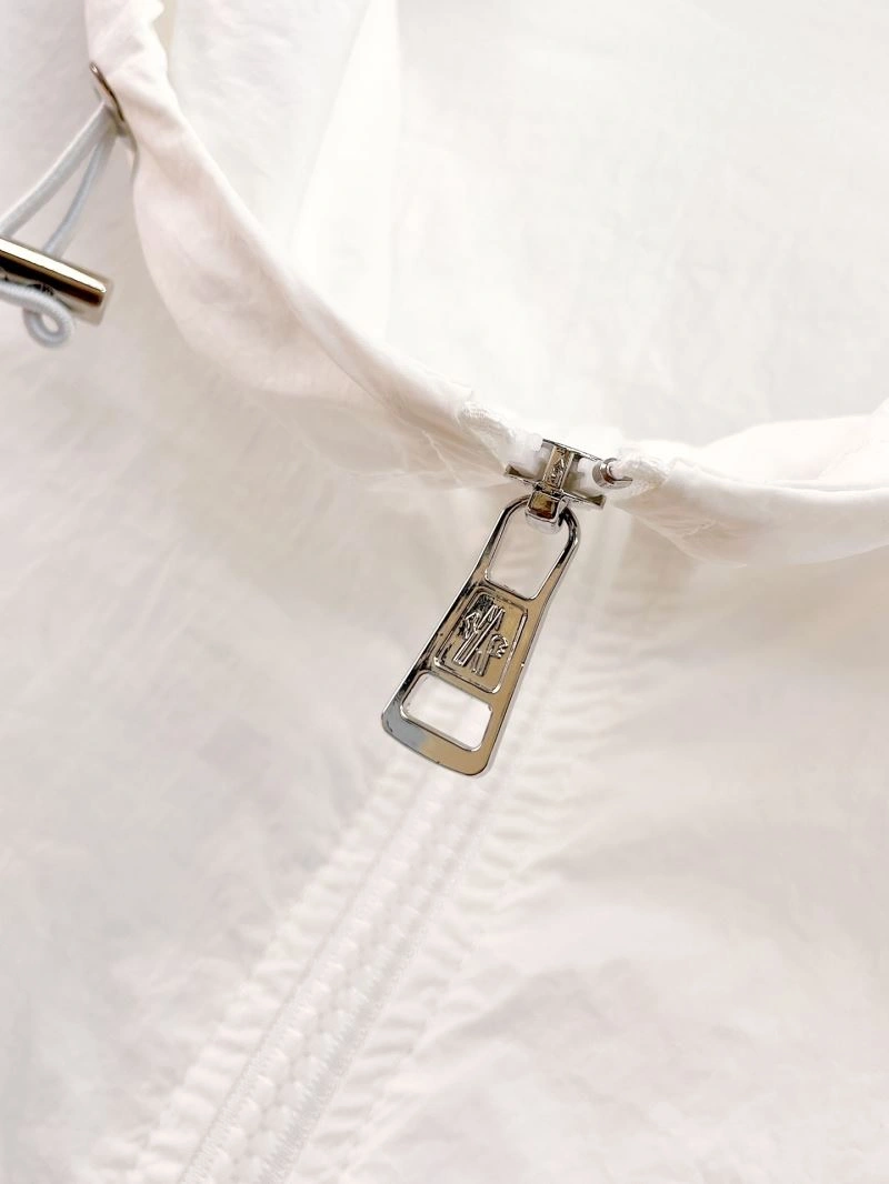 MultiPurpose Moncler Short Suits 141805