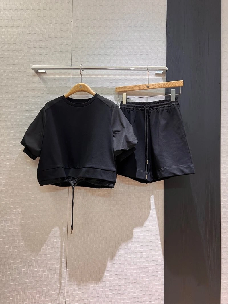 Moncler Short Suits WaterResistant 139591