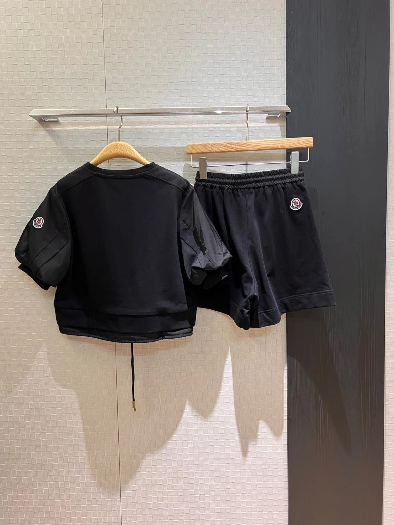 Moncler Short Suits WaterResistant 139591