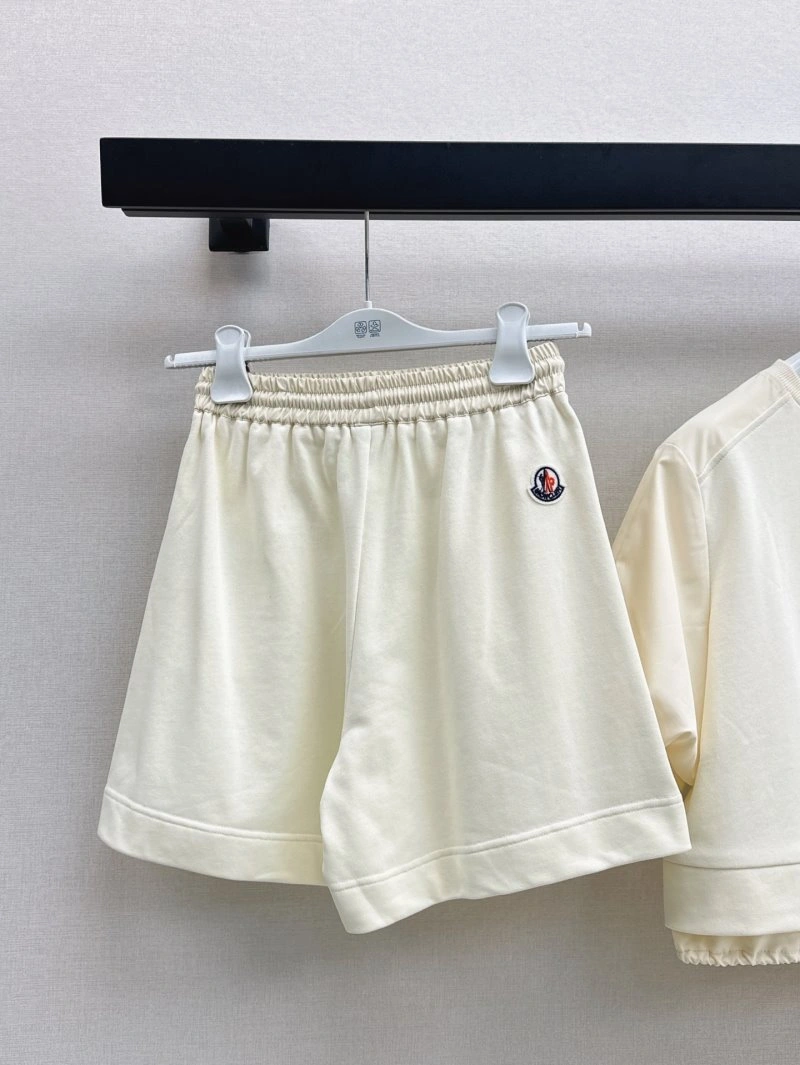 Moncler Short Suits Sophisticated 139581