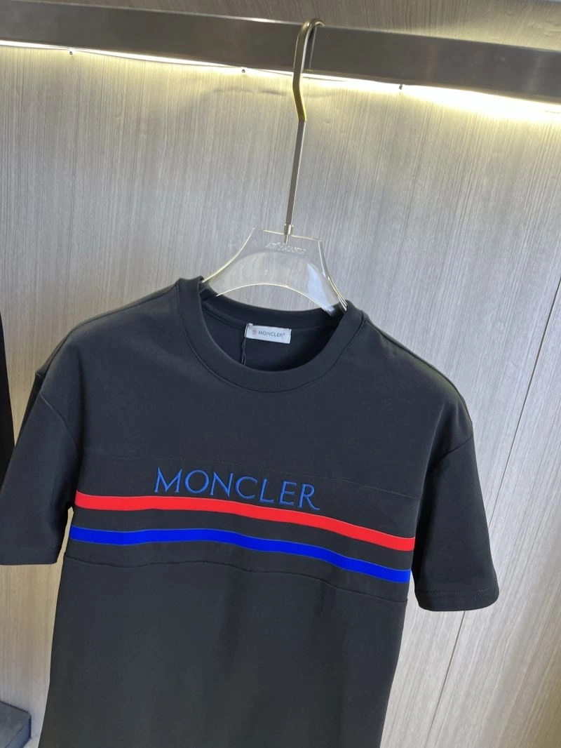 Moncler Short Suits TimelessDesign 141108