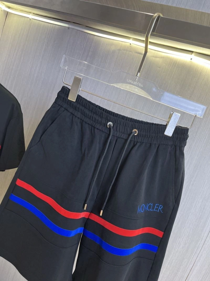 Moncler Short Suits TimelessDesign 141108