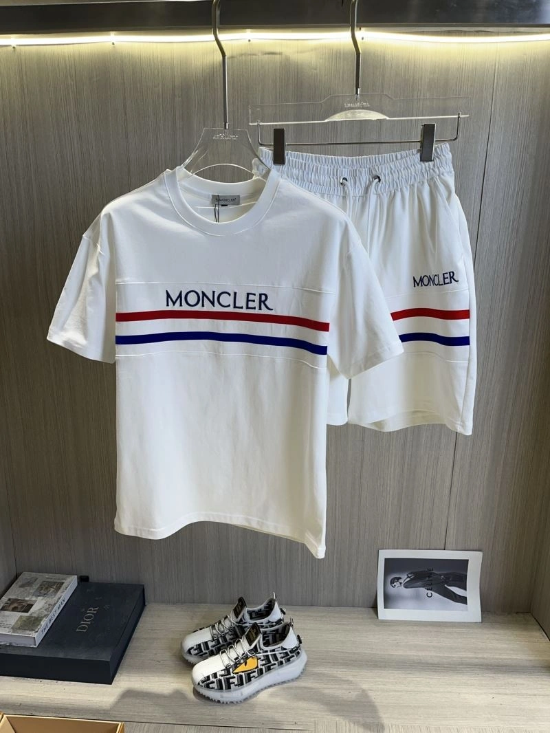 Moncler Short Suits EasyCare 141125
