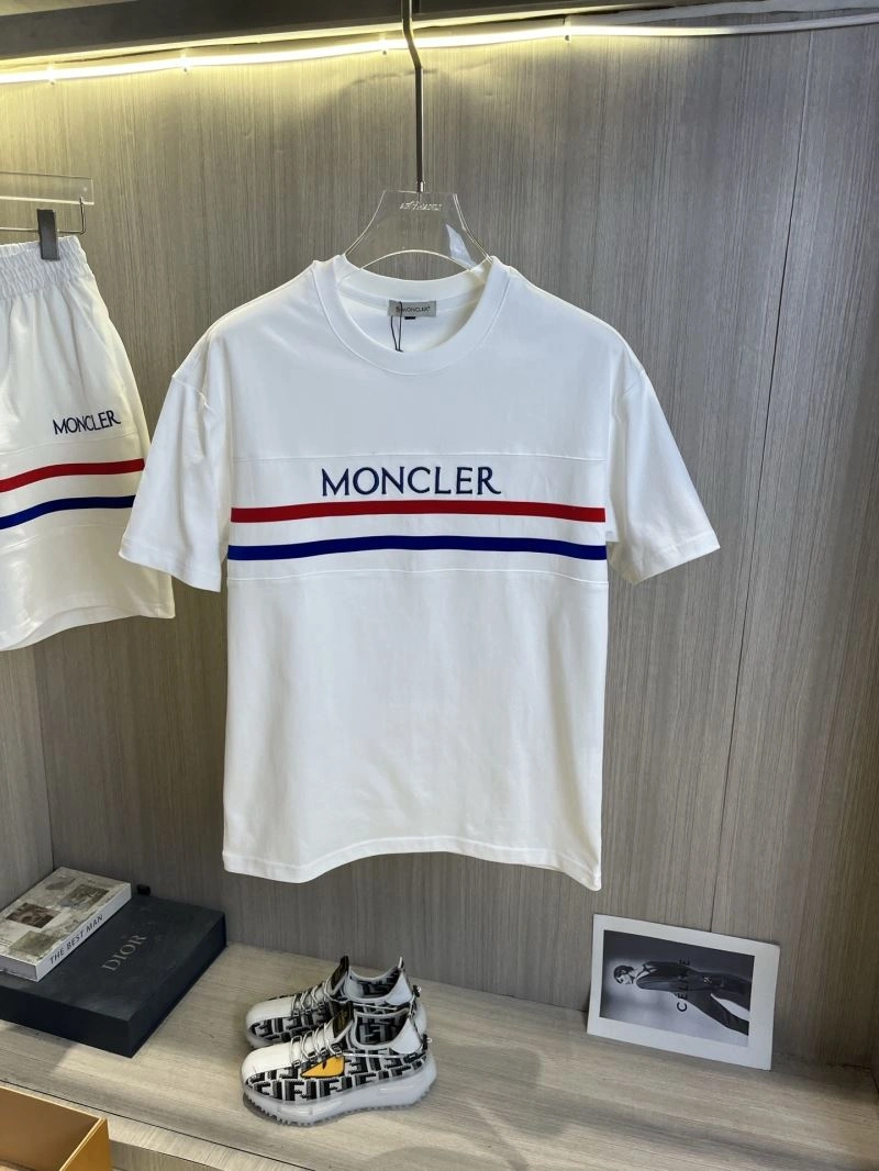 Moncler Short Suits EasyCare 141125