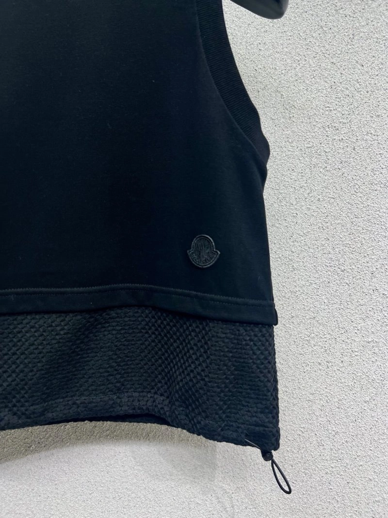 Moncler Short Suits FastDry 139747