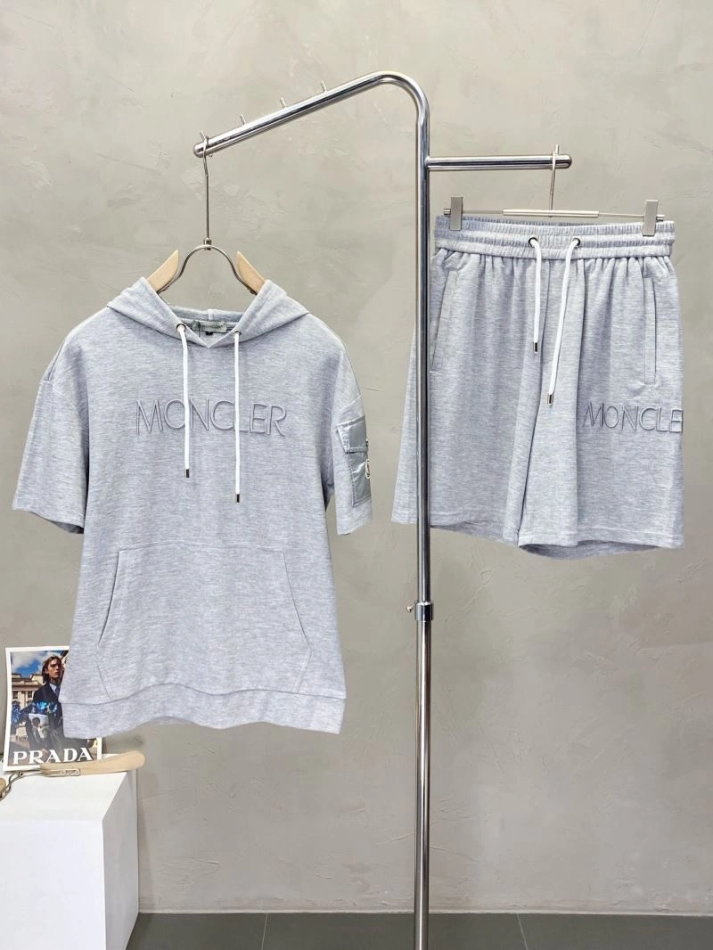 Upgraded Moncler Short Suits 140597