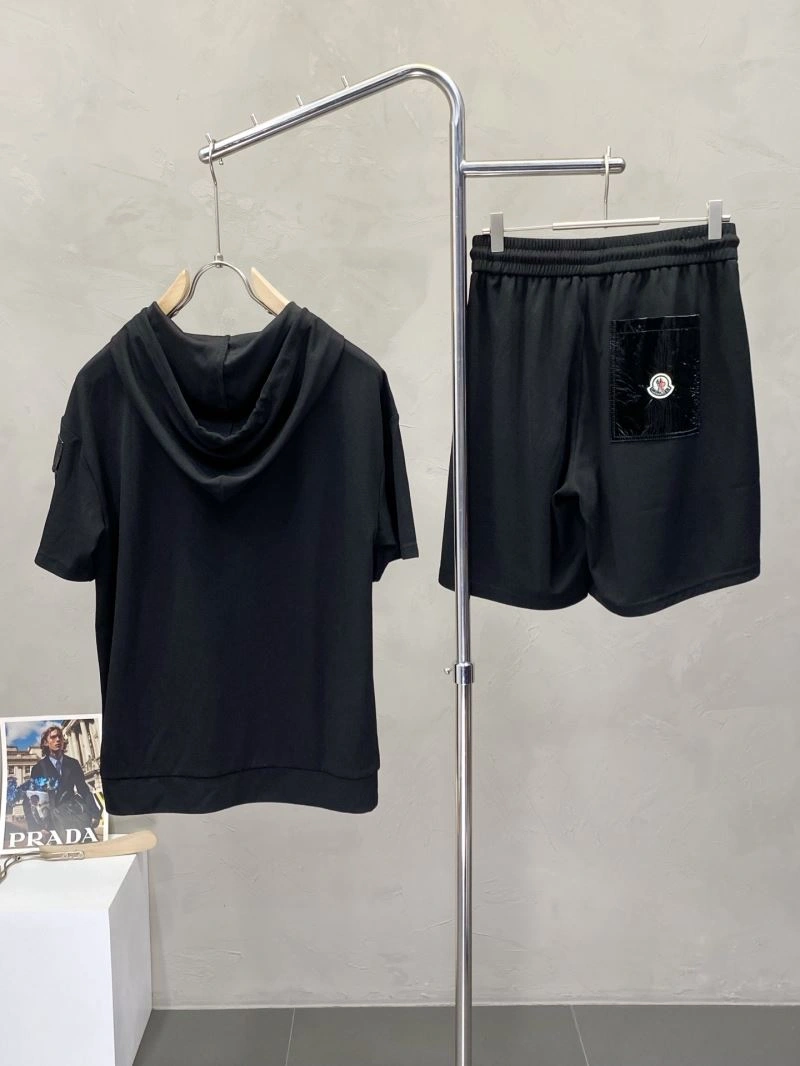 Upgraded Moncler Short Suits 140597