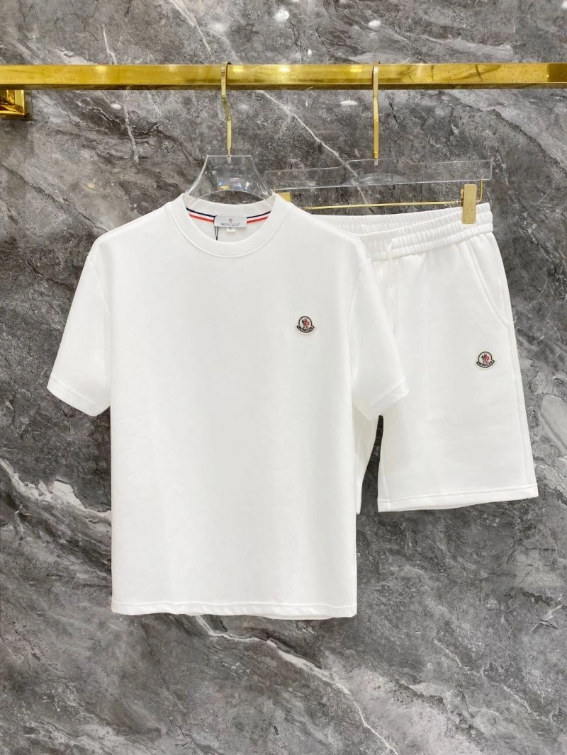 Moncler Short Suits Trendsetting 140126