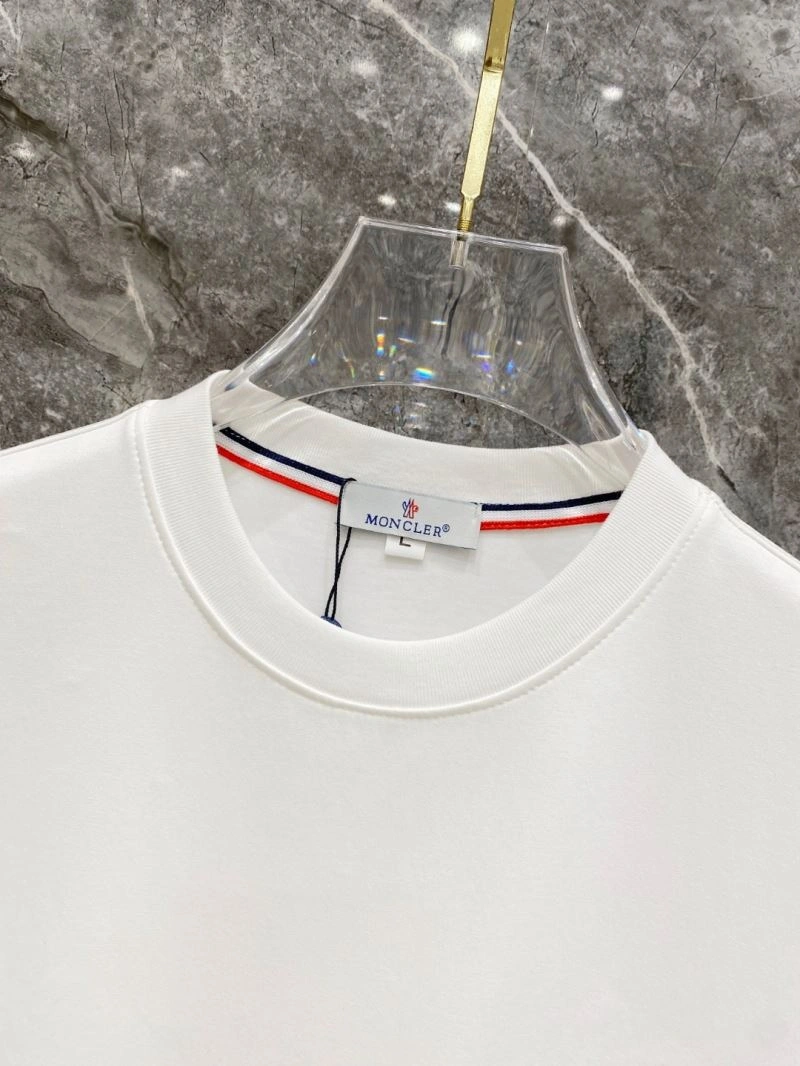 Moncler Short Suits Trendsetting 140126