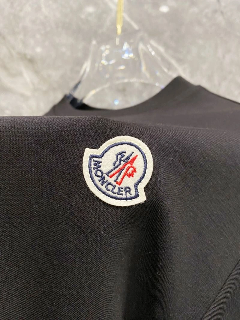 Moncler Short Suits Premium 140124