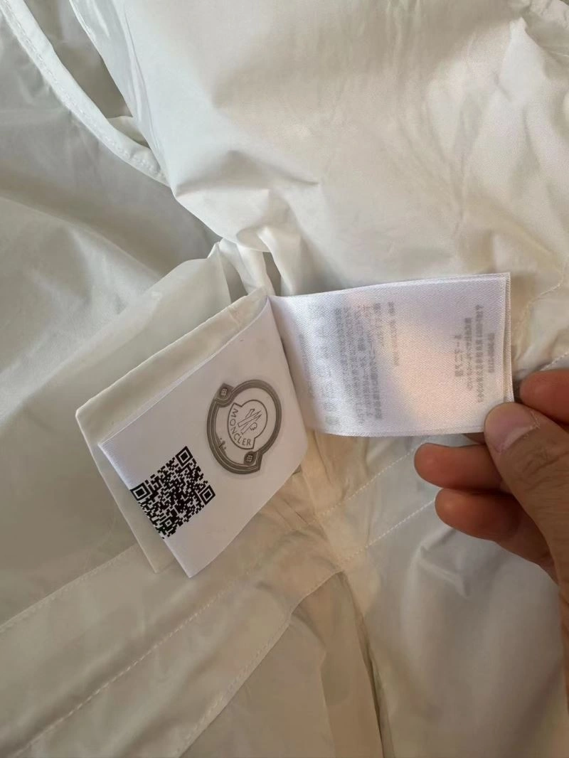 Durable Moncler Sunscreen Jacket 143164
