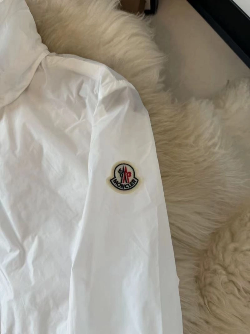 Durable Moncler Sunscreen Jacket 143164