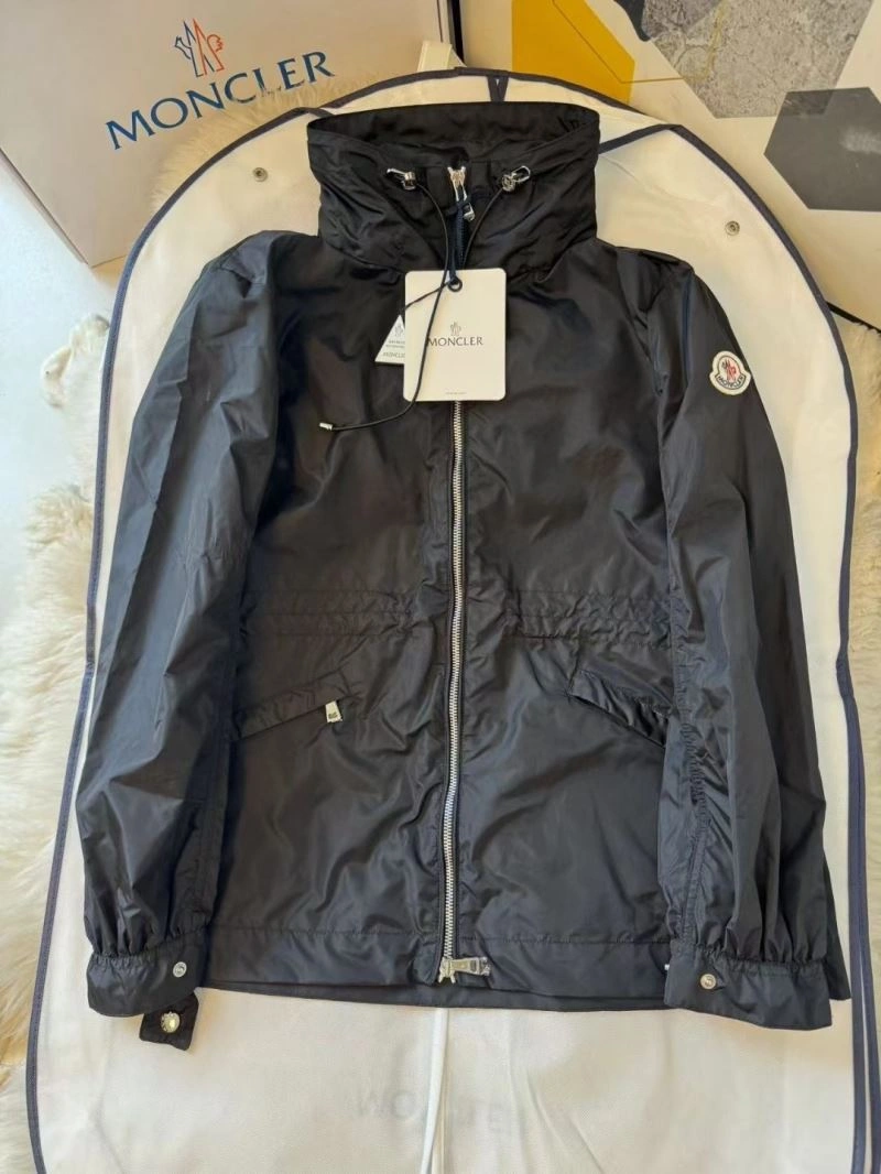 Moncler Sunscreen Jacket Compact 143179