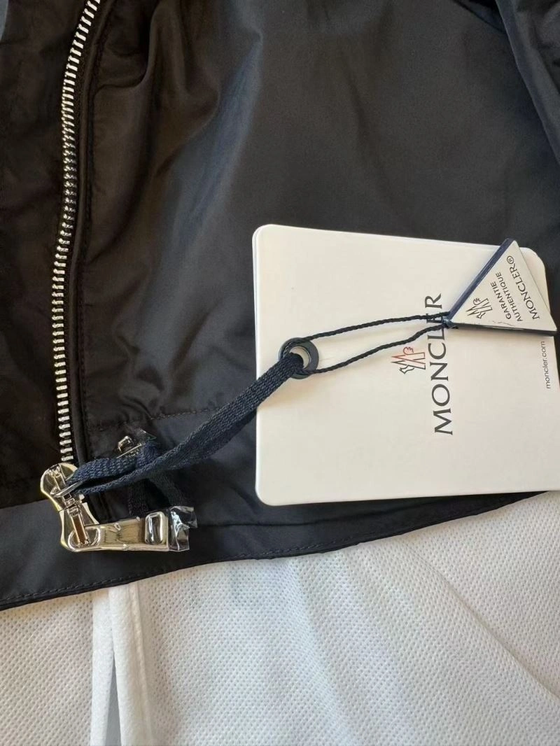 Moncler Sunscreen Jacket Compact 143179