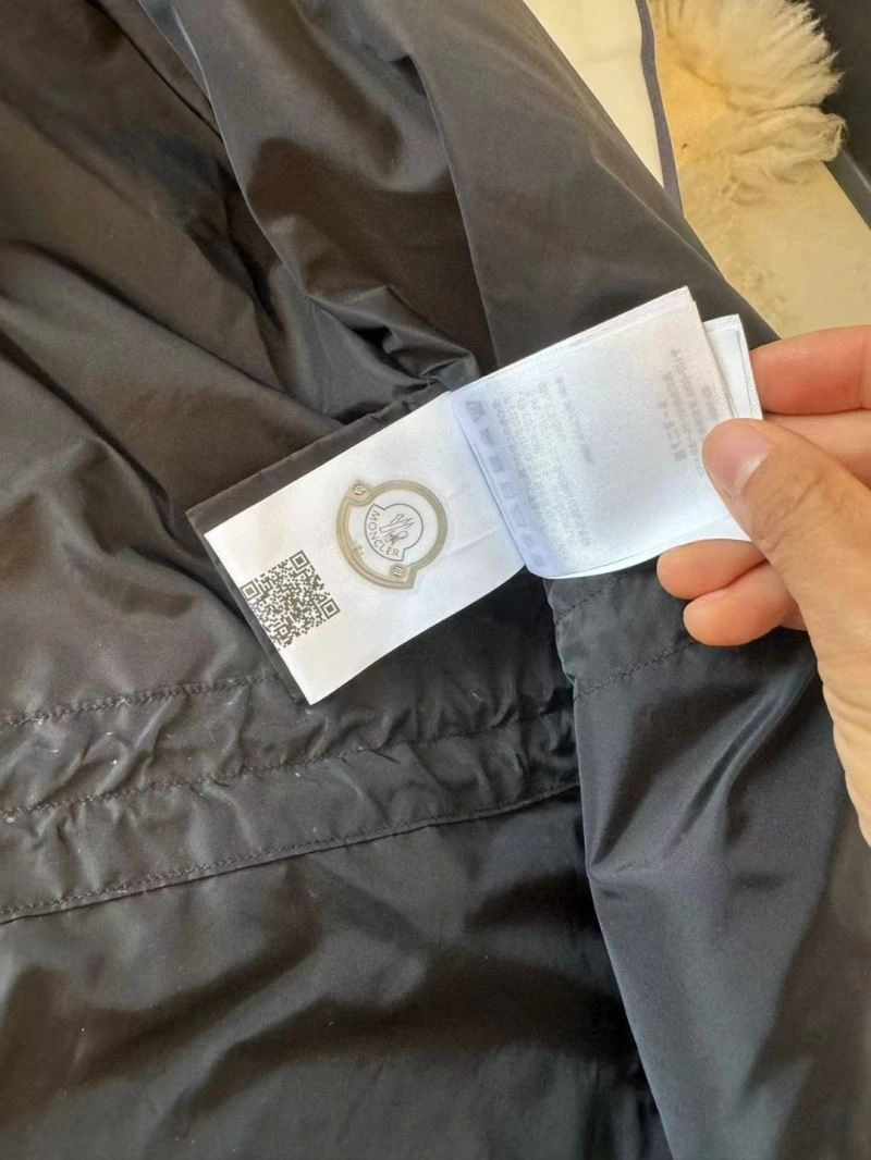 Moncler Sunscreen Jacket Compact 143179