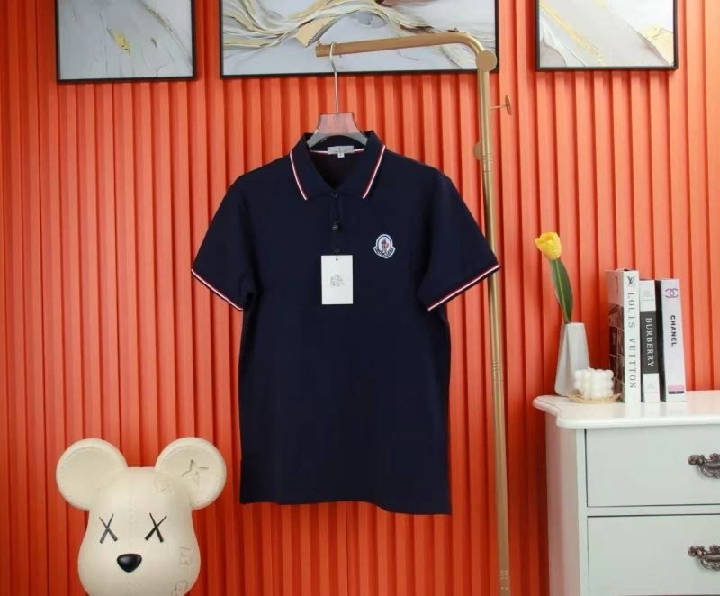 Moncler T-Shirts Snug 139917