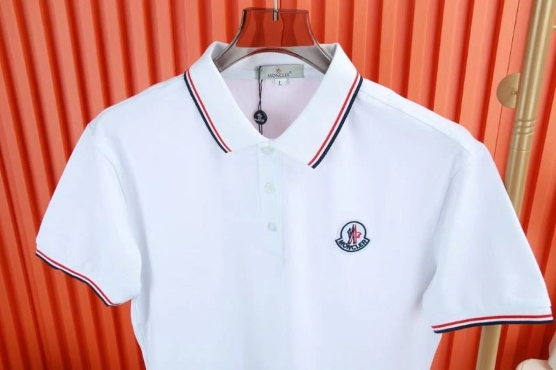 Moncler T-Shirts Snug 139917
