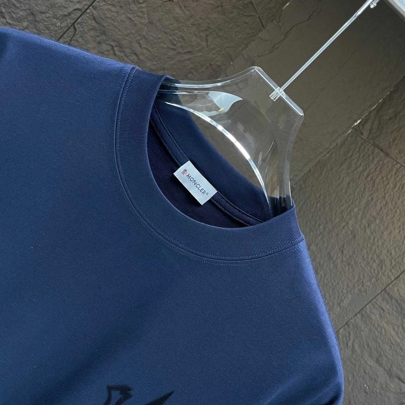 Moncler T-Shirts Cozy 142852