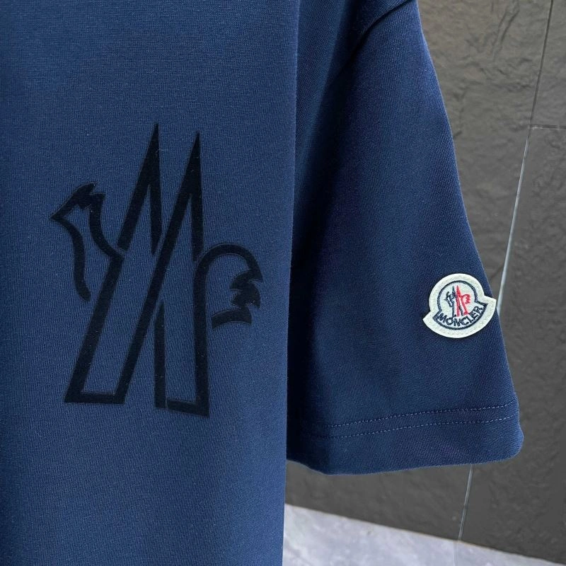 Moncler T-Shirts Cozy 142852