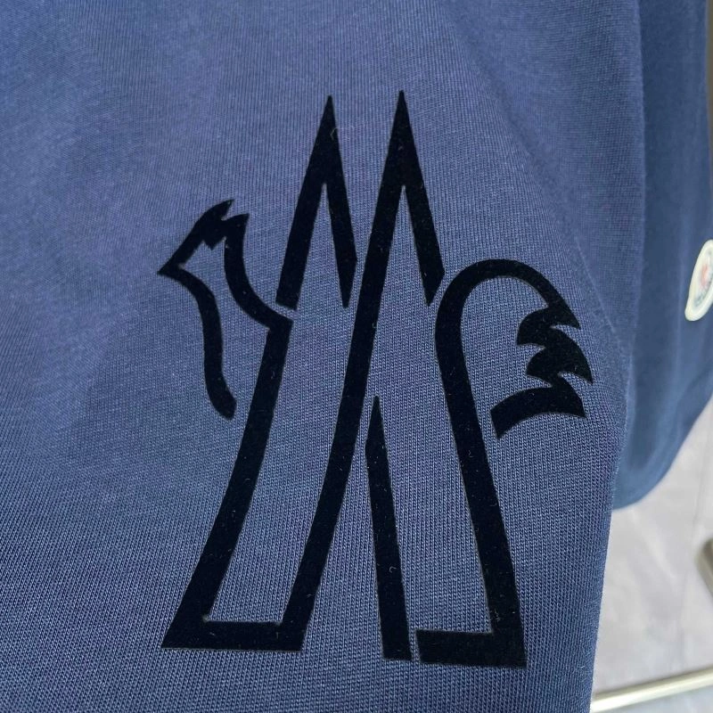 Moncler T-Shirts Cozy 142852